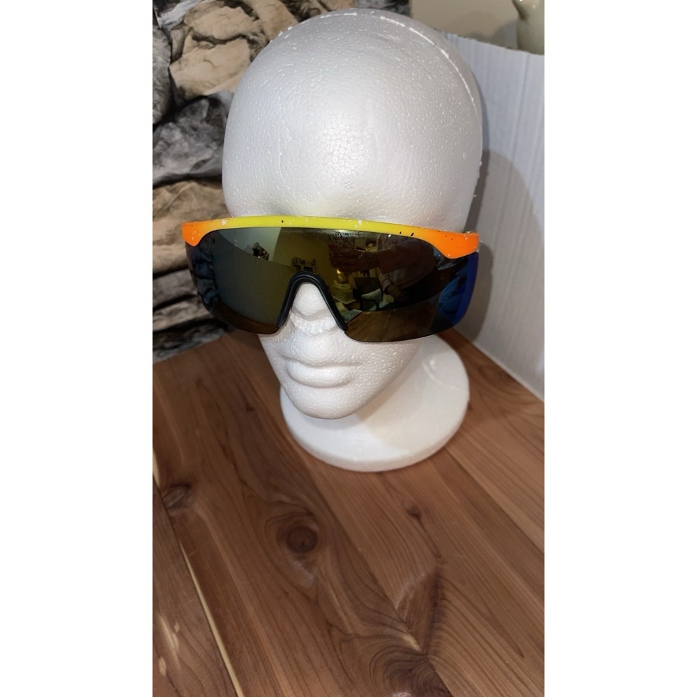 Oversized 80's RETRO SPORTY WRAP Style SUN GLASSES Huge, Y2K Speckled Frame